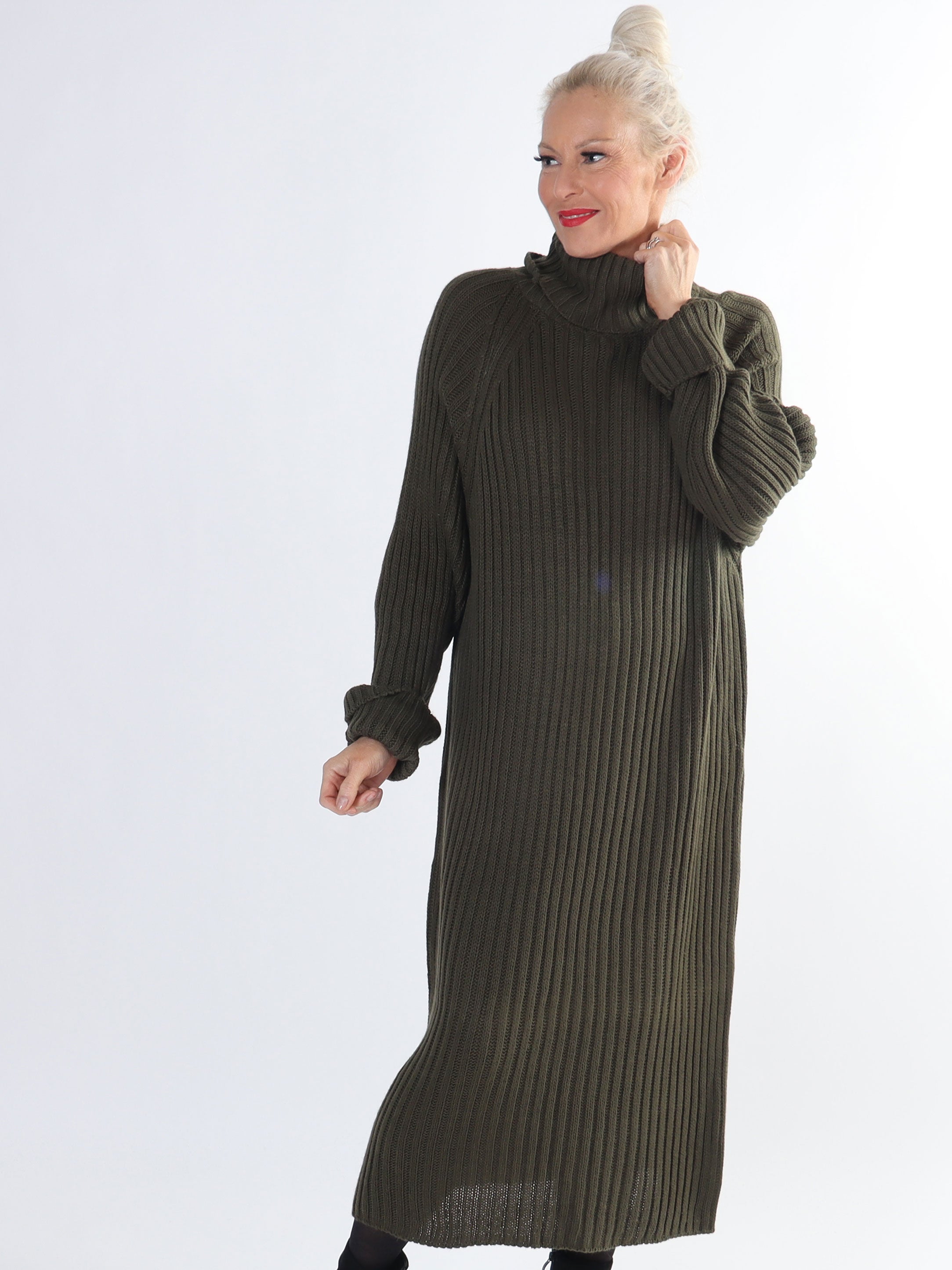 Milu - Lang plus size strikkjole med rib